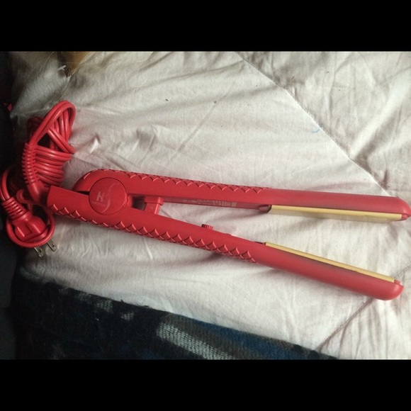 Herstyler straightener