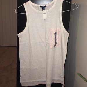 Brand new Gap top