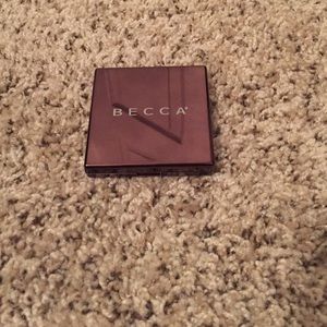 A becca lowlight/highlight palette