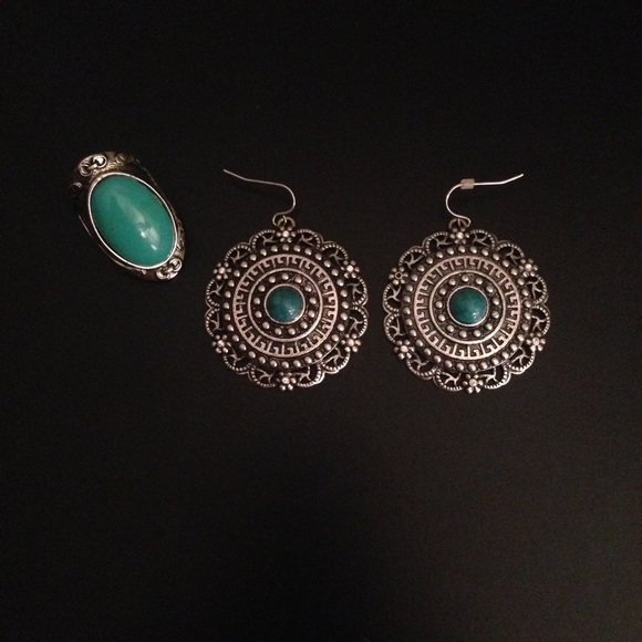 Forever 21 earring and ring set