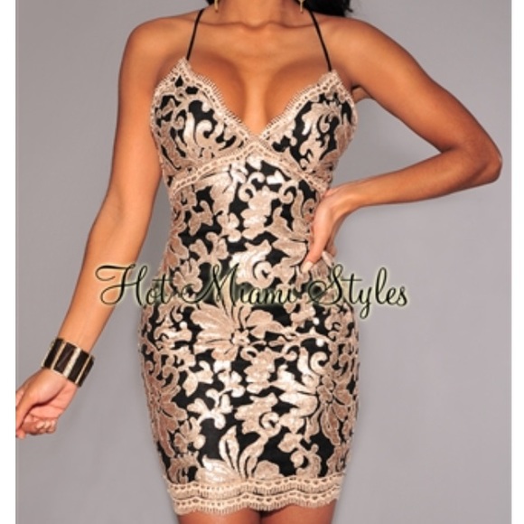 Gold lace black padded, low back dress