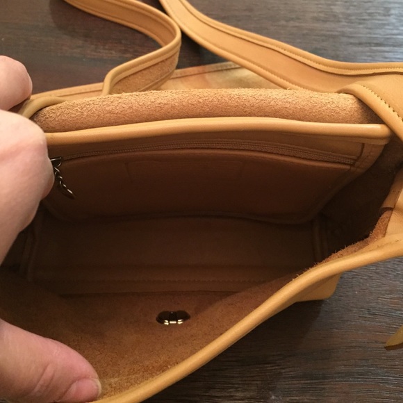 ‼️SOLD‼️Coach Legacy Cross Body Bag - Picture 3 of 4