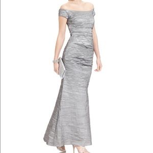 Beautiful evening gown !