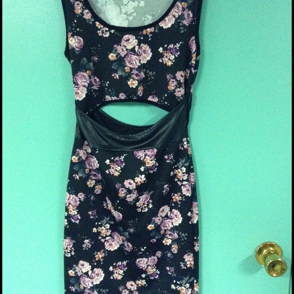 Forever 21 Dresses & Skirts - 🎀Forever 21 Black Satin Floral Cut Out Dress🎀