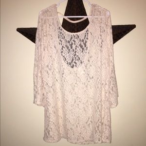 Gimmicks by BKE Lace top