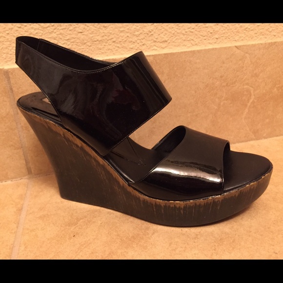 Charles David Black and Gold Wedges