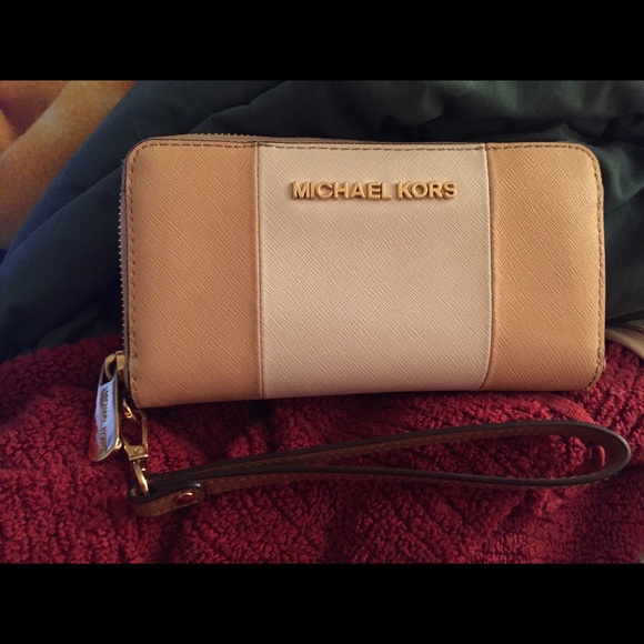 Michael Kors leather wristlet/wallet!