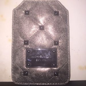 MK phone holder for iphone 4&5 the 5  sticks out