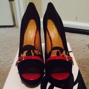 Nine West black suede peep toe pumps - size 8