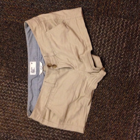 Tan/khaki American eagle shorts