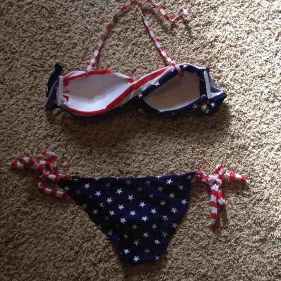 American flag bikini πΊπΈ - Picture 2 of 2