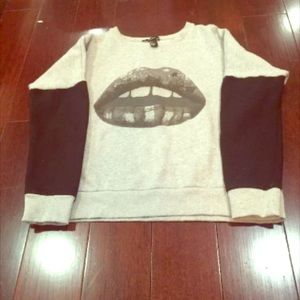 Forever 21 Women's Graphic Pullover Size S