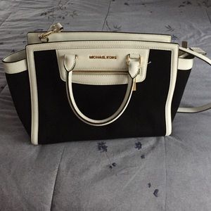Michael Kors Selma Zip Satchel