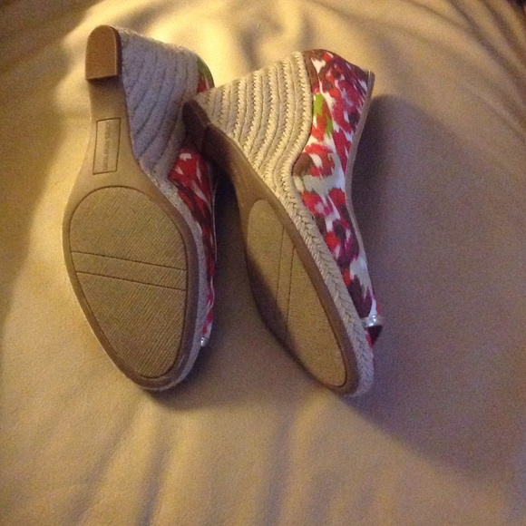 Beautiful Jones of New York Wedges. - Picture 4 of 4