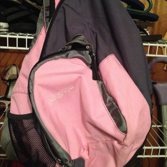 jansport backpack from back one shoulder SuperBreak Backpack, Black, One Size, SUPERBREAK ONE Ring attachment point 8 x 16 x 2.8 6L capacity 100% nylon Spot clean The Jansport Move Sling FX Crossbody Bag (6L) is imported Jansport SuperBreak Plus Backpack (26L)