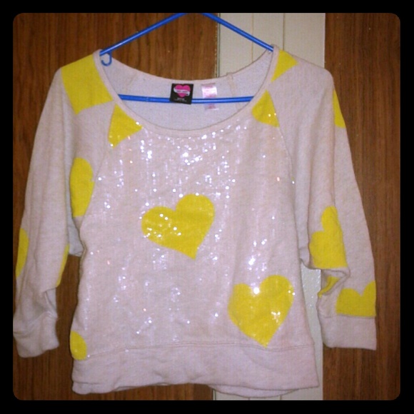 Sweater with yellow hearts and excellent details - Picture 1 of 2