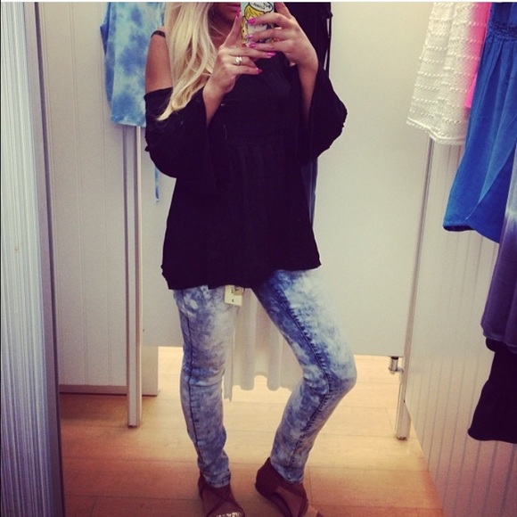 Pre-loved Acid Wash Blue Jeans