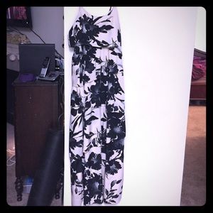 Old Navy ruffle hem maxi dress