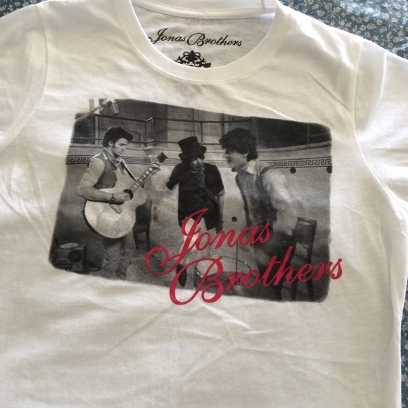 Jonas brothers shirt! 💕❤️