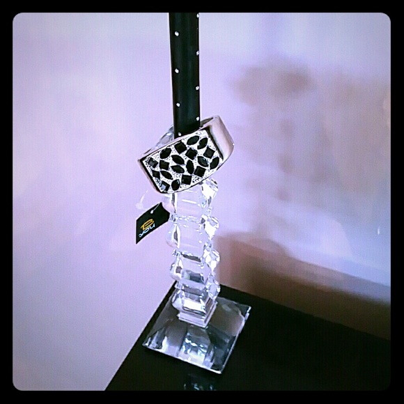 Bracelet - Picture 1 of 3