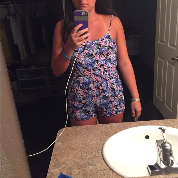 Floral romper - Picture 3 of 3