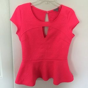 SALE 🎉 Pink Geometric Shape Cut-Out Peplum Shirt!