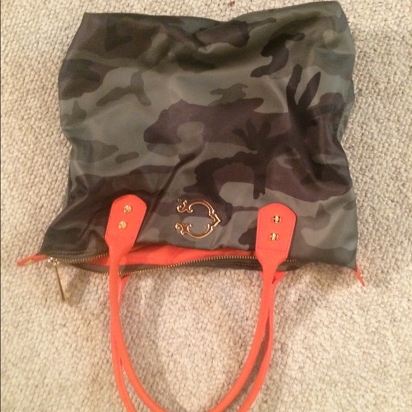 Mint condition C Wonder camo tote