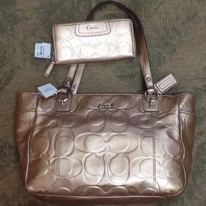 Coach EW Zip Tote in Metallic Gold and Wallet NWT!