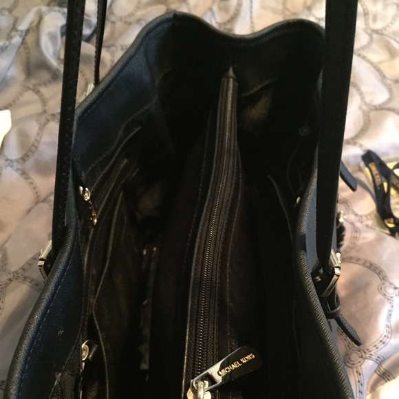 Micheal Kors black tote bag - Picture 2 of 4
