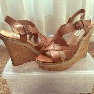 Steve Madden Tan Wedges