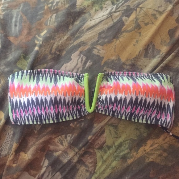 Strapless bikini top