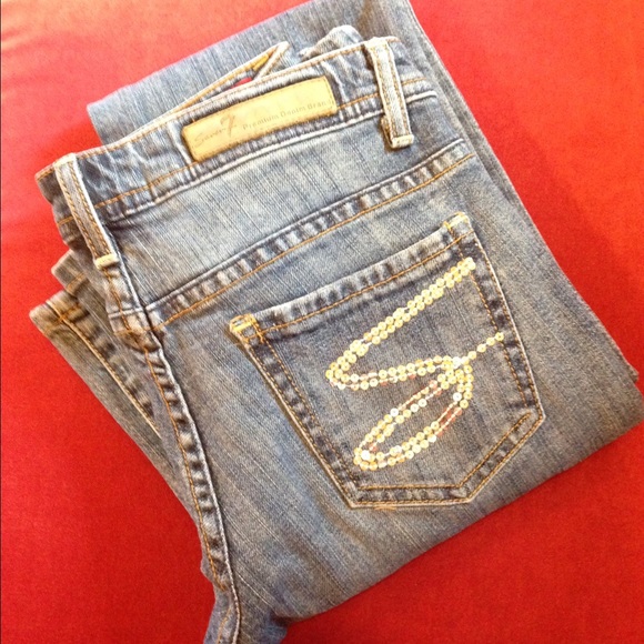 *PRICE DROP!!* Seven jeans, size 25! 👖