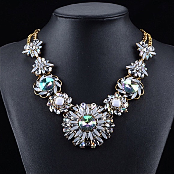 Jewelry - Flower Rhinestone Statement Necklace