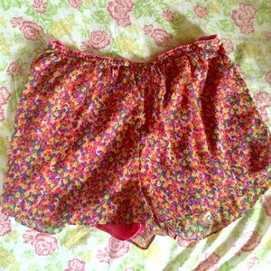 Nordstrom (frenchi) Chiffon Floral Dolphin Shorts