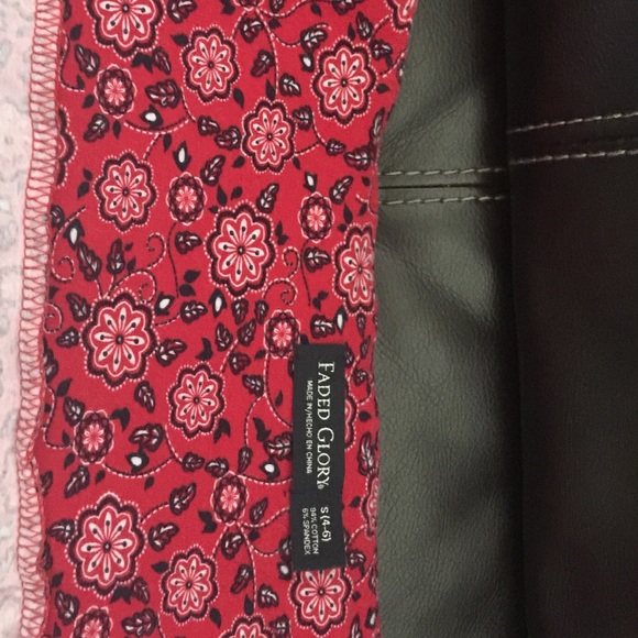 💰Sold💰Faded Glory red skirt with flowers - Picture 4 of 4