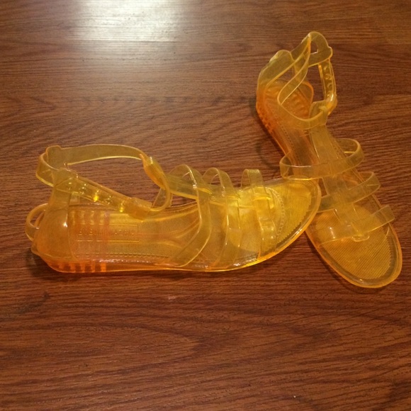 BCBG max Jelly sandals