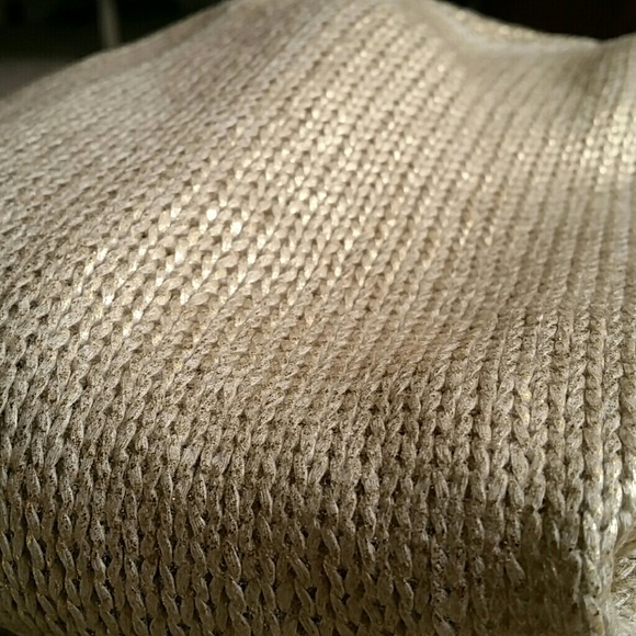 Metallic Gold beautiful sweater - Picture 2 of 2