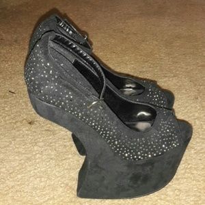 Black heels wedges