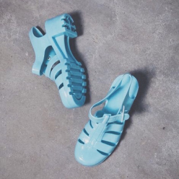 { baby blue juju jellies }