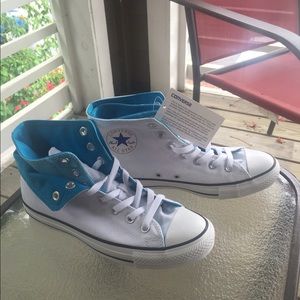 White high top Converse 👟👟