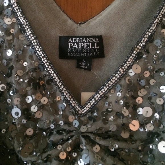 V-neck sparkly top with slit sleeves! - Picture 2 of 3