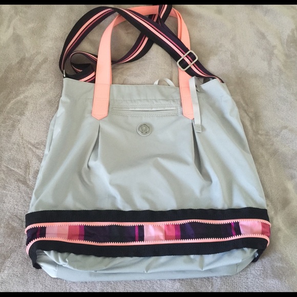 lululemon athletica Handbags - Lululemon Bag