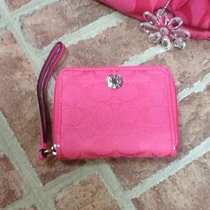Coach Getaway Signature Zip Around Wallet, Pink