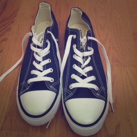 Navy converse
