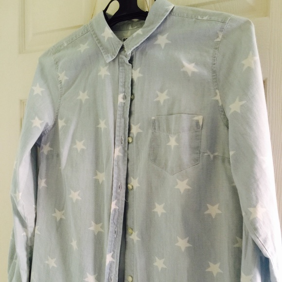 Old Navy denim long sleeved woman's shirt