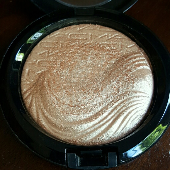 ❌SOLD❌MAC Whisper of Gilt - Picture 3 of 4