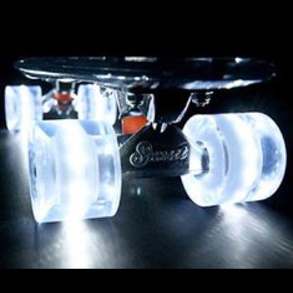 SOLD! Penny Board / Skateboard / Longboard - Picture 2 of 2