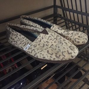 Toms cheetah print. Never worn.