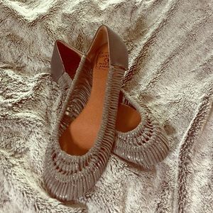 Lucky Brand silver flats size 7 1/2