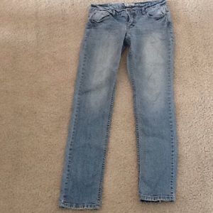 3/4 junior aeropostale skinny jeans, lightly worn